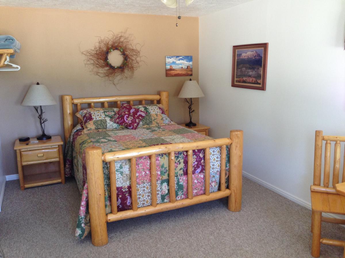 Bullberry Inn Bed & Breakfast Tropic Esterno foto
