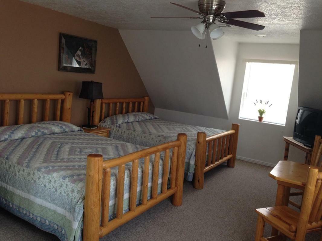 Bullberry Inn Bed & Breakfast Tropic Esterno foto